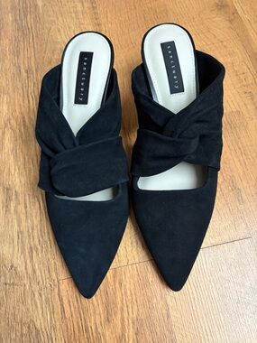 Sanctuary Black Pointed-Toe Knotted Suede Mules